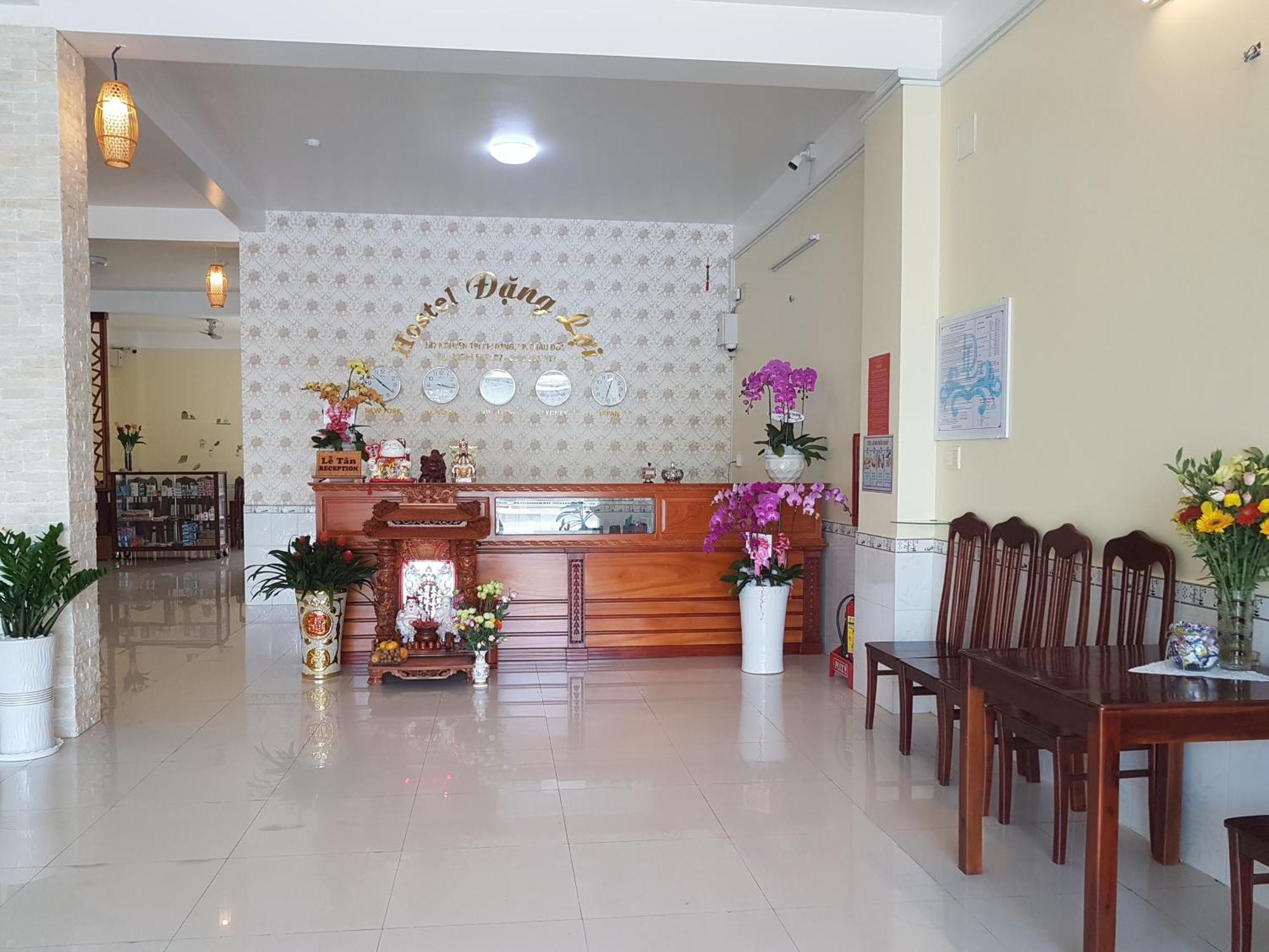 Hostel Dang Loi ホステルダンロイ Chau Doc Bagian luar foto