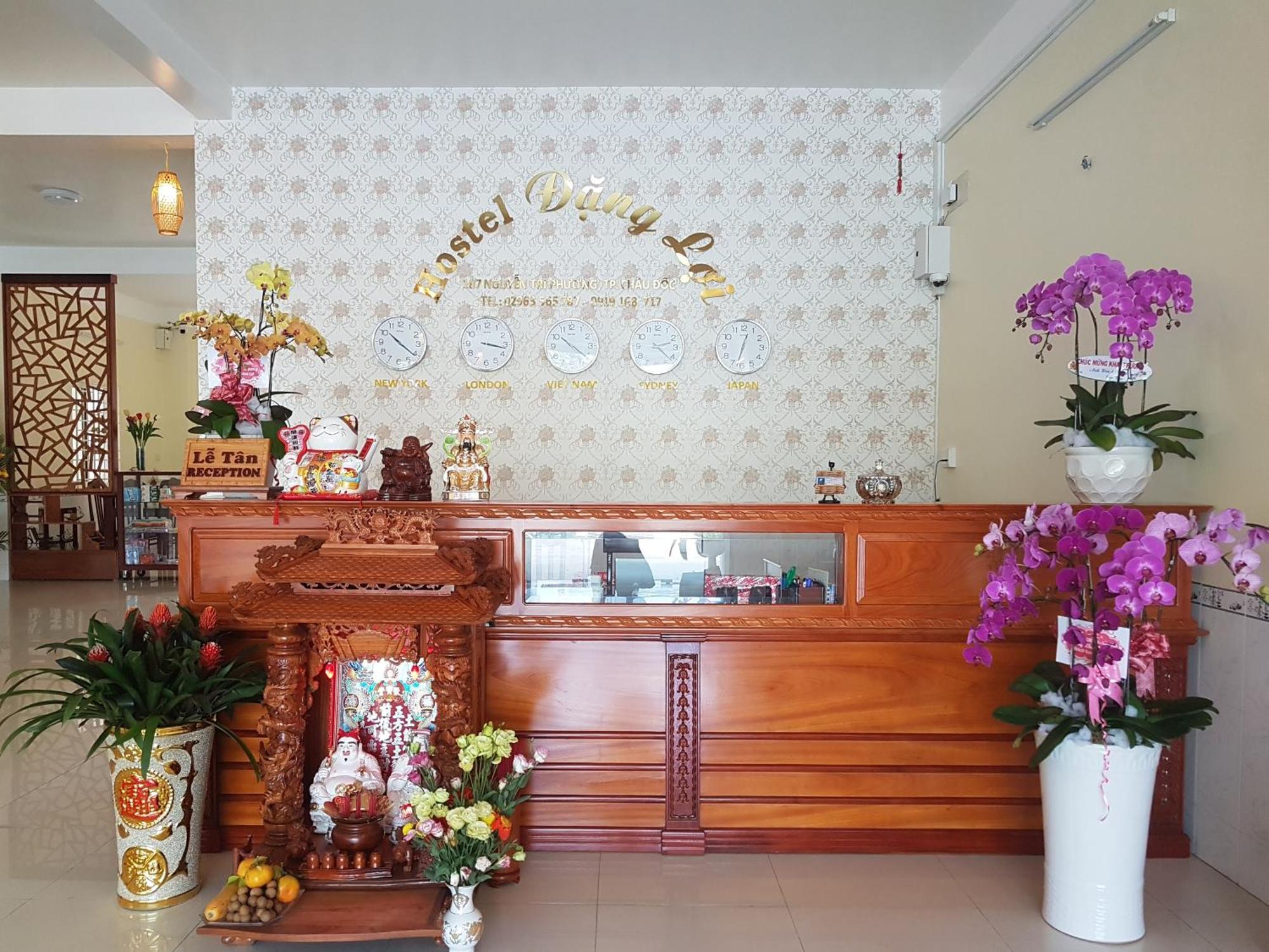 Hostel Dang Loi ホステルダンロイ Chau Doc Bagian luar foto