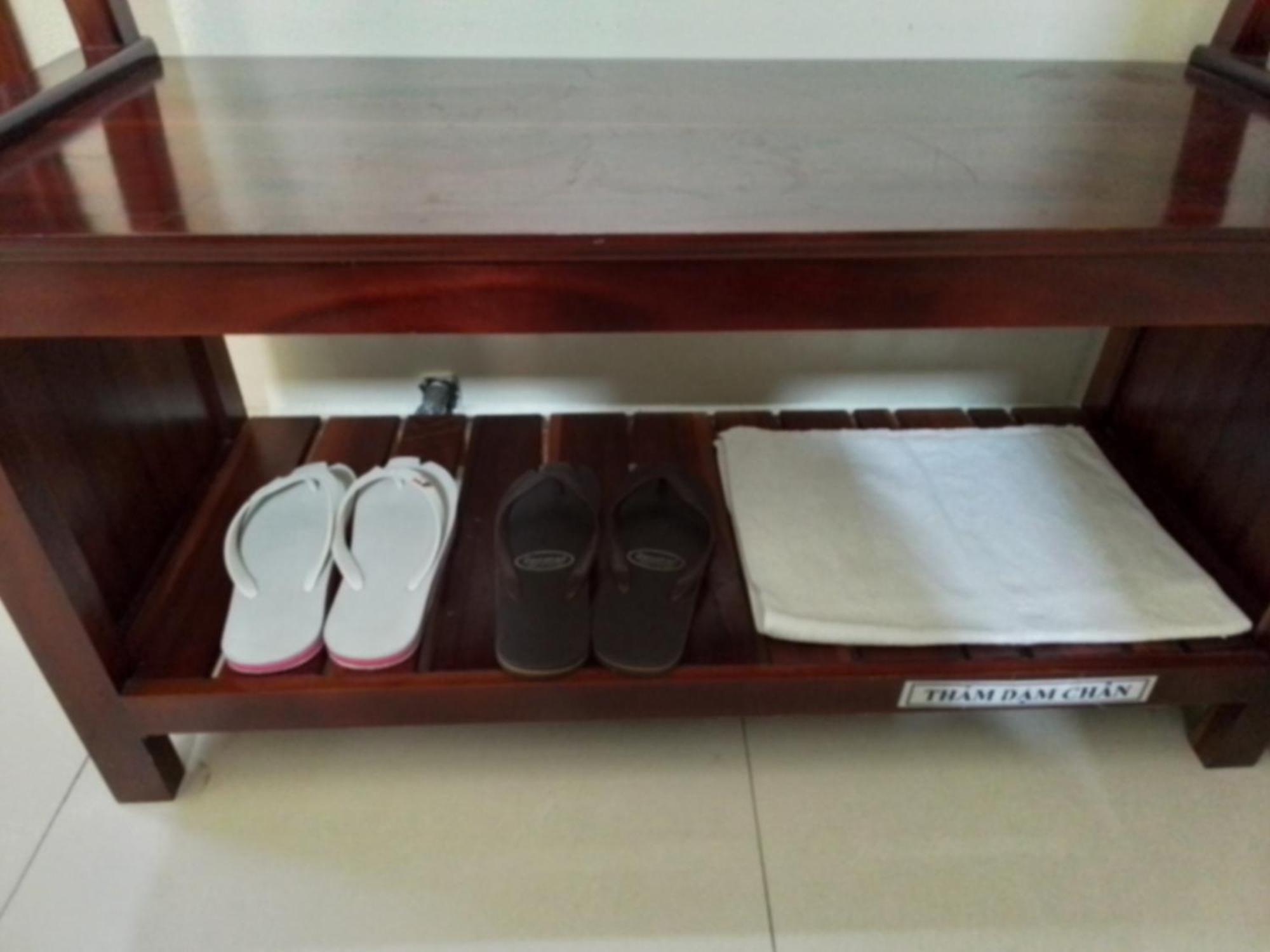 Hostel Dang Loi ホステルダンロイ Chau Doc Bagian luar foto