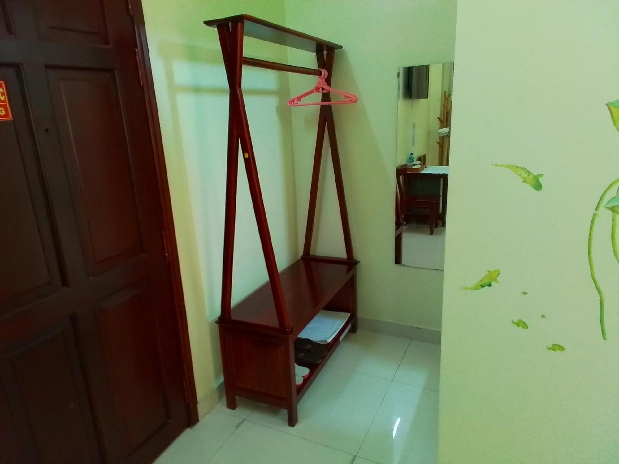 Hostel Dang Loi ホステルダンロイ Chau Doc Bagian luar foto