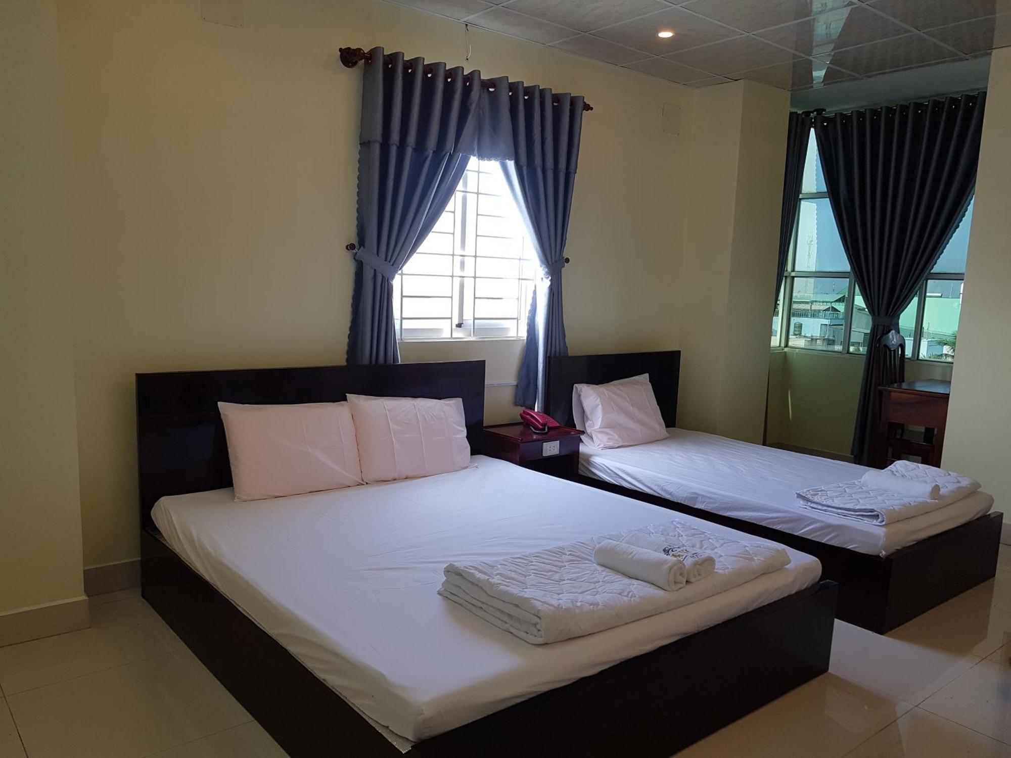 Hostel Dang Loi ホステルダンロイ Chau Doc Bagian luar foto
